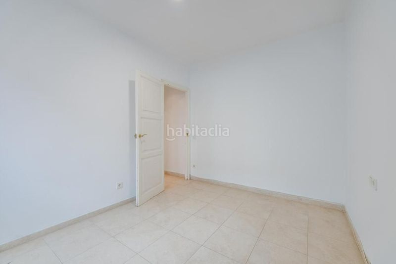 Foto d86642f7-2282-4a8b-a5d5-4665c98b3f43. Pis amb calefacció a Eixample Sud-Migdia Girona