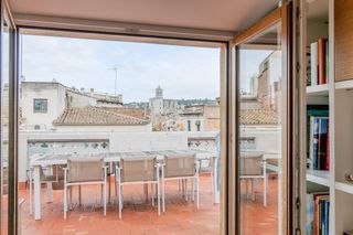Penthouse in Centre-Barri Vell. Impresionante ático dúplex con vistas  en centrobarri vell