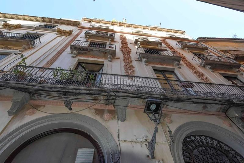 Foto cb05f43a-f0f0-4873-b51a-4ac629ba9230. Edifici a Centre-Barri Vell Girona