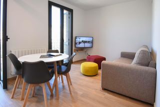 Rent Flat in Carme - Vistalegre. Apartamento  de 2 dormitorios y 1 baño  apartment rentals girona