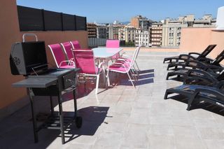 Rent Flat in Carme - Vistalegre. Apartamento ático con terraza  de 55m2 de 3 dormitorios y 2 baño