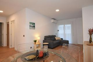 Miete Etagenwohnung in Eixample Nord. Alquiler de temporada piso de 2 dormitorios y 1 baño en centro d