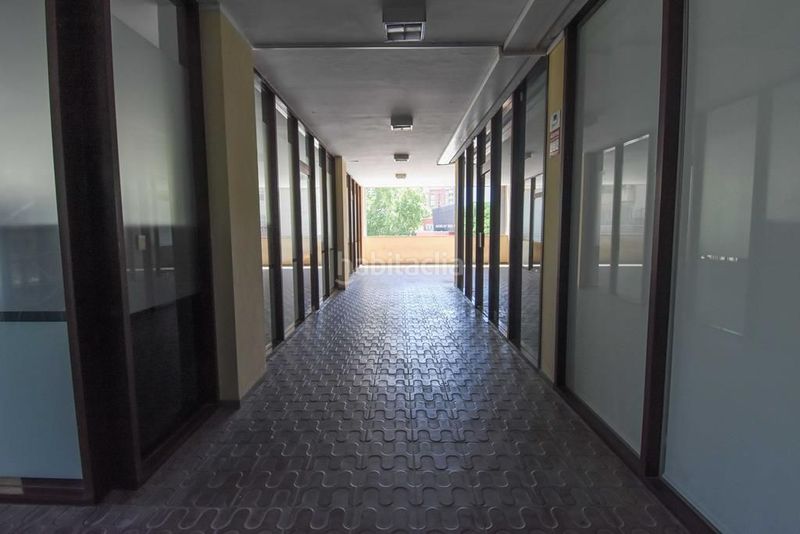Foto b9862e88-c0a3-4df6-9b6e-3e7db5e8500b. Lloguer oficina a Centre-Barri Vell Girona