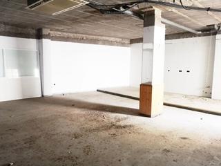 Local Comercial a Calle angel 4. Local comercial viator 146,98 m2 útiles