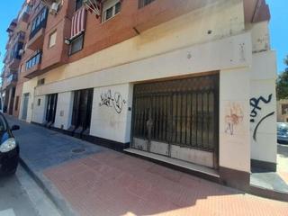 Local Comercial en Calle mejorana 19. Local  oficina cortijo grande