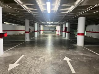 Autoparkplatz  Calle limoneros. Plazas de garaje a la venta nueva andalucia  juzgados de almeria