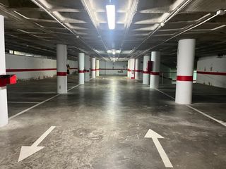 Parking coche  Calle limoneros. Plazas de garaje a la venta nueva andalucia  juzgados de almeria