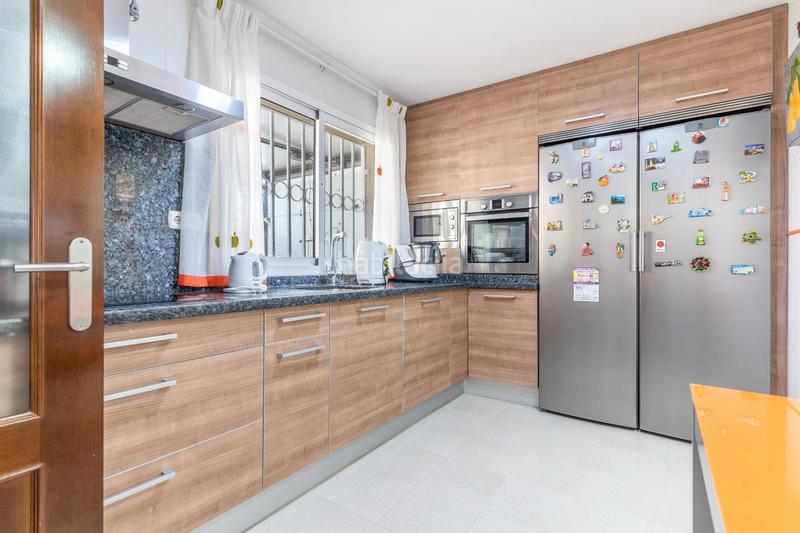 Foto a2cec9e1-4b81-4f3e-a977-582648f4a570. Maison jumelée avec parking dans La Cañada de San Urbano Almería