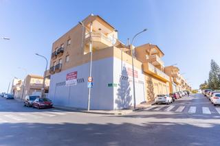 Lloguer Local Comercial a Calle alcazaba de almeria 40. Huércal almeria  local comercial en esquina 3 calles  140 m2  5,