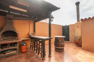 Casa a schiera in Los Ángeles - Cruz de Caravaca. Tríplex en villa maría  3 dormitorios  vestidor  2 baños  aseo