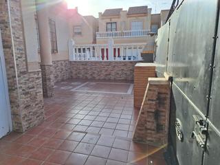 Casa adossada  Calle sofocles. Huercal almeria  el cercado adosado duplex  4 habitaciones  2 ba