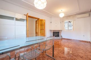 Reihenhaus in Huércal de Almería. Dúplex en el cercado  huércal de almería 4 habitaciones  2 baños