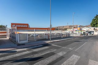 Casa en Huércal de Almería. Casa con terreno haciendo esquina para reforma integral  en huér