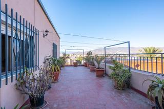 Maison à Huércal de Almería. Casa independiente huercal almeria esquina amueblada y equipada