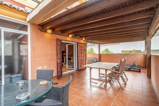 Casa adosada  Calle doñana. Huercal almeria  los pinos triplex en esquina  4 hab  2 baños  c