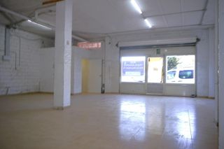 Local Comercial a Calle alcazaba de almeria 32. Huercal almeria local con posibilidad cambio de uso a vivienda