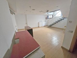 Local Comercial a Centro. Almeria  centro local comercial  oficina en 2 alturas a pocos me