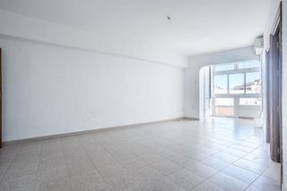 Pis a Plaza de Toros - Santa Rita. Piso almeria  plaza santa rita 4 habitaciones  baño  terraza acr