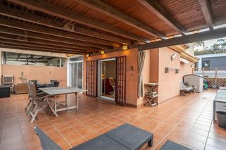 Reihenhaus  Calle doñana. Huercal almeria  los pinos triplex en esquina  4 hab  2 baños  c