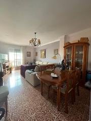 Appartement à Centro. Piso en zona avd parque