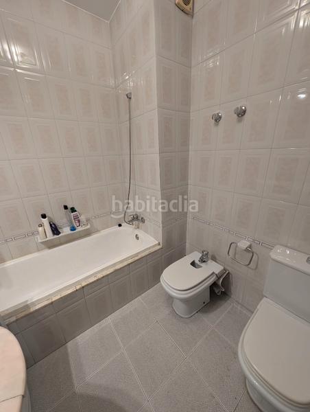Foto fb49c2a6-8599-4b1d-89a6-399e1b10879b. Casa adossada amb xemeneia calefacció aparcament a Lucena