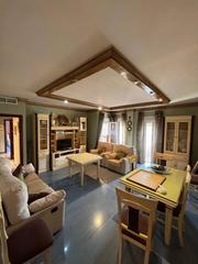 Piso en San Francisco. Piso con patio y ascensor 4 dormitorios