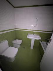 Appartement  Calle ancha 58. Bajo semicentro con sotano privado