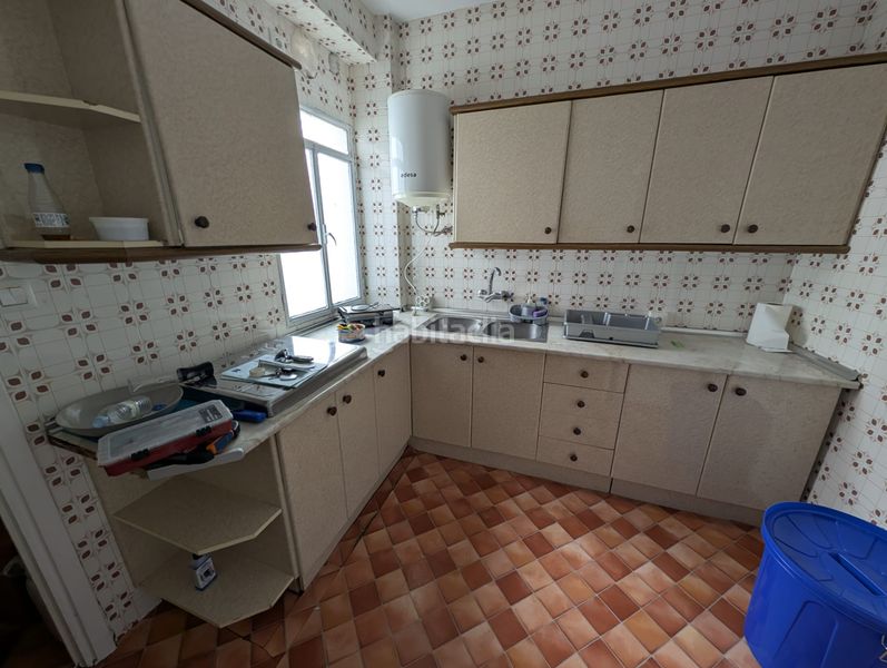 Foto c451d6db-915d-4f31-b22d-58c930e74a51. Pis amb aparcament a Centro Lucena