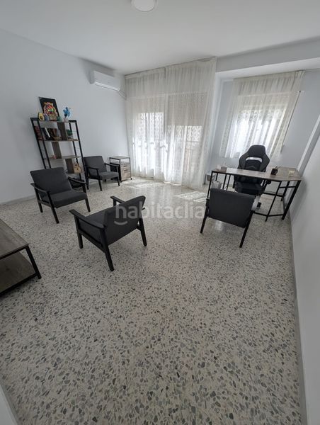 Foto d4065ee3-5858-4f60-834e-0d3ccd289d3e. Pis amb aparcament a Centro Lucena