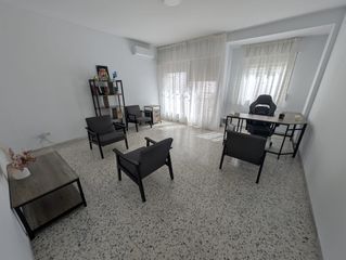 Etagenwohnung in Centro. Piso con parking pleno centro