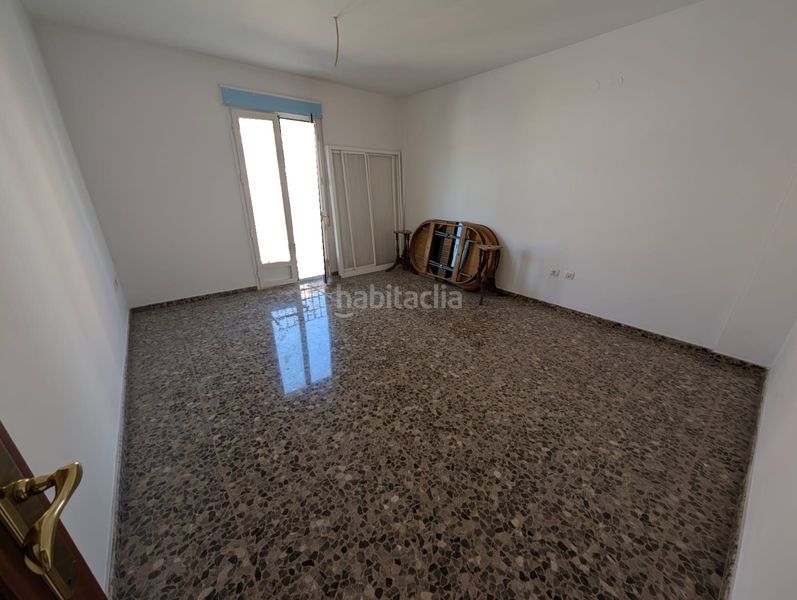 Foto f7f1fa35-fd4c-4b56-94f9-b8af9b4498a6. Pis amb aparcament a Poleares Lucena