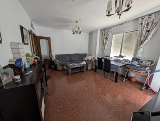 Pis a San Francisco. Piso con ascensor y parking incluido
