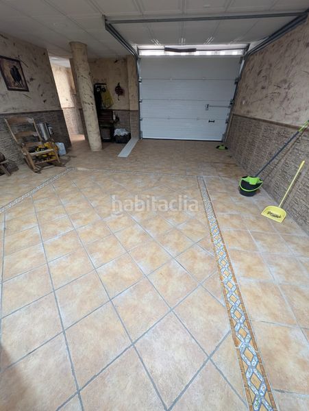 Foto 891e0f84-76eb-4e79-9ce6-eb60482467ae. Casa adossada amb xemeneia a jardín Lucena Lucena