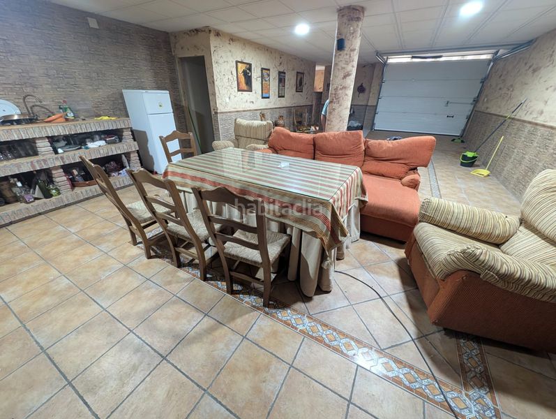 Foto 905f70e5-1e4e-4114-9cc1-8daeb3400f02. Casa adossada amb xemeneia a jardín Lucena Lucena
