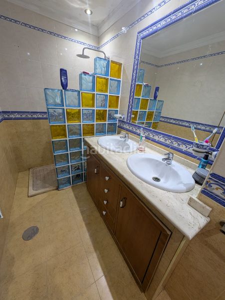 Foto b94f31dc-f6eb-4e3f-8550-7935bc2d44ac. Casa adossada amb xemeneia a jardín Lucena Lucena
