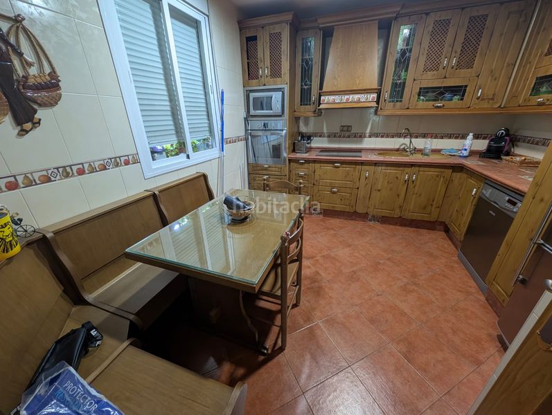 Foto ca61a2d9-c56f-4813-9700-fcc9f24927f3. Casa adossada amb xemeneia a jardín Lucena Lucena