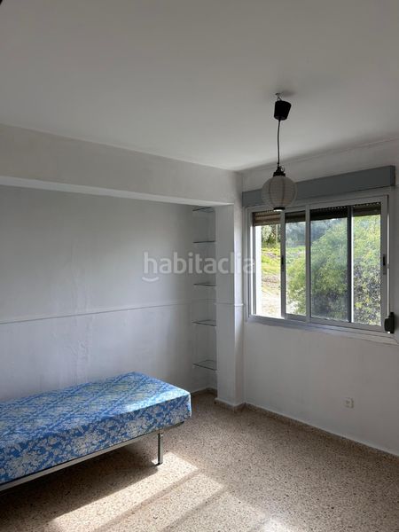 Foto 4aa45353-f57a-4e1e-805f-82651b8e68bc. Casa adossada amb aparcament a jardín Lucena Lucena