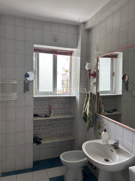 Foto 5f3b24e1-4036-4b76-ab5c-1422f4d8f3ed. Casa adossada amb aparcament a jardín Lucena Lucena
