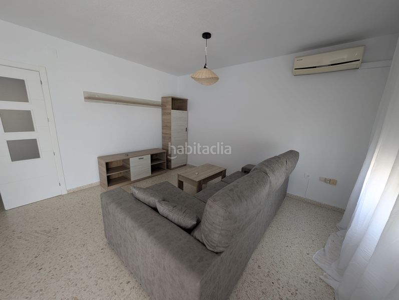 Foto 46a6e702-b0e6-42e1-812c-bf9f634d68f7. Rent flat in Centro Lucena