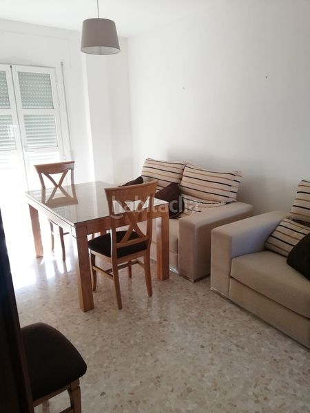 Foto 59caf7ca-7f7d-45fd-8031-3947ec190f7c. Rent flat in Centro Lucena