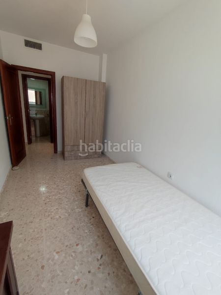 Foto b3913fc0-3b05-47dd-962f-635077c6d3c0. Rent flat in Centro Lucena