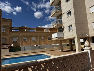 Appartement  Carrer pascual flores. Piso en torrevieja, alicante