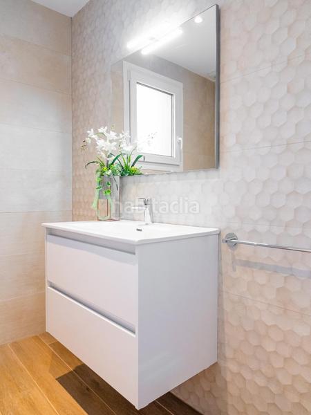Foto 4b2b9514-3e31-440c-9881-31402c8910f6. Chalet moderna villa con piscina privada en Polop