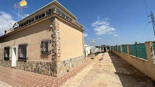 Chalet  Partida torrejon de san bruno. Espléndido chalet en rojales 8 dormitorios, piscina privada y do