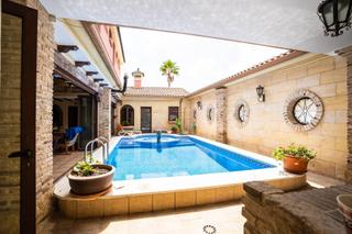 Xalet  Avenida norte. Increible vivienda con local y piscina