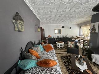 Apartament  Calle de las rosas. Gran piso en el centro de san miguel de salinas