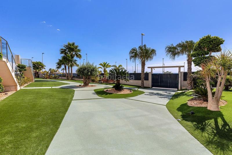 Foto 0ab9f193-fb6f-4b06-b799-c13b8398d3a1. Apartamento moderno apartamento en primera línea en Mil Palmeras, orihuela costa en Pilar de la Horadada