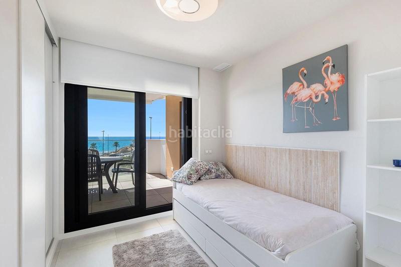 Foto 0c2259e5-b972-4669-9ffc-38b7effd87e5. Apartamento moderno apartamento en primera línea en Mil Palmeras, orihuela costa en Pilar de la Horadada
