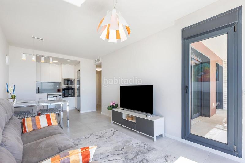 Foto 5d3f353c-67c1-4d98-bcf7-0b0c702e4240. Apartamento moderno apartamento en primera línea en Mil Palmeras, orihuela costa en Pilar de la Horadada