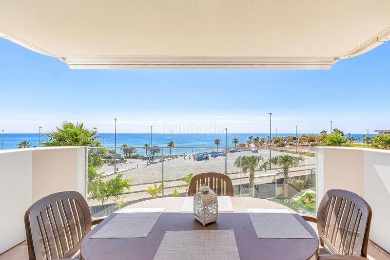 Foto c645c477-7795-4662-a147-1e8accb59917. Apartamento moderno apartamento en primera línea en Mil Palmeras, orihuela costa en Pilar de la Horadada